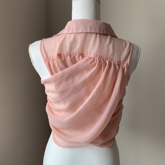 Suzy Shier crop top with tie knot in front - Picture 7 of 10